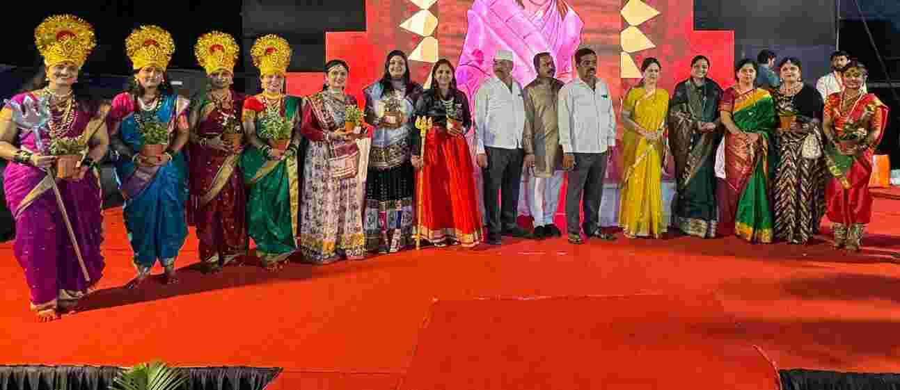 उन्नती सोशल फाऊंडेशनच्या 'ग्रुप डान्स दांडिया स्पर्धेचे आ. अश्विनी जगताप यांच्या हस्ते उद्घाटन...!