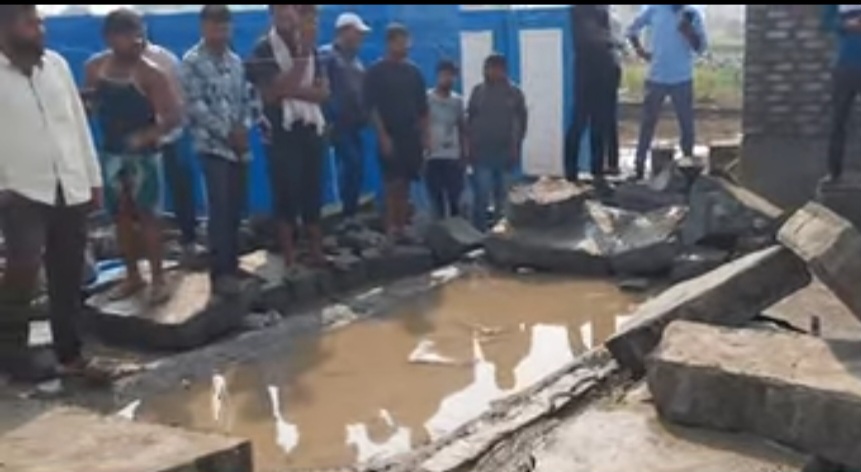 सद्गुरुनगरमध्ये पाण्याची टाकी अंगावर कोसळुन चार कामगारांचा दुर्दैवी मृत्यू...