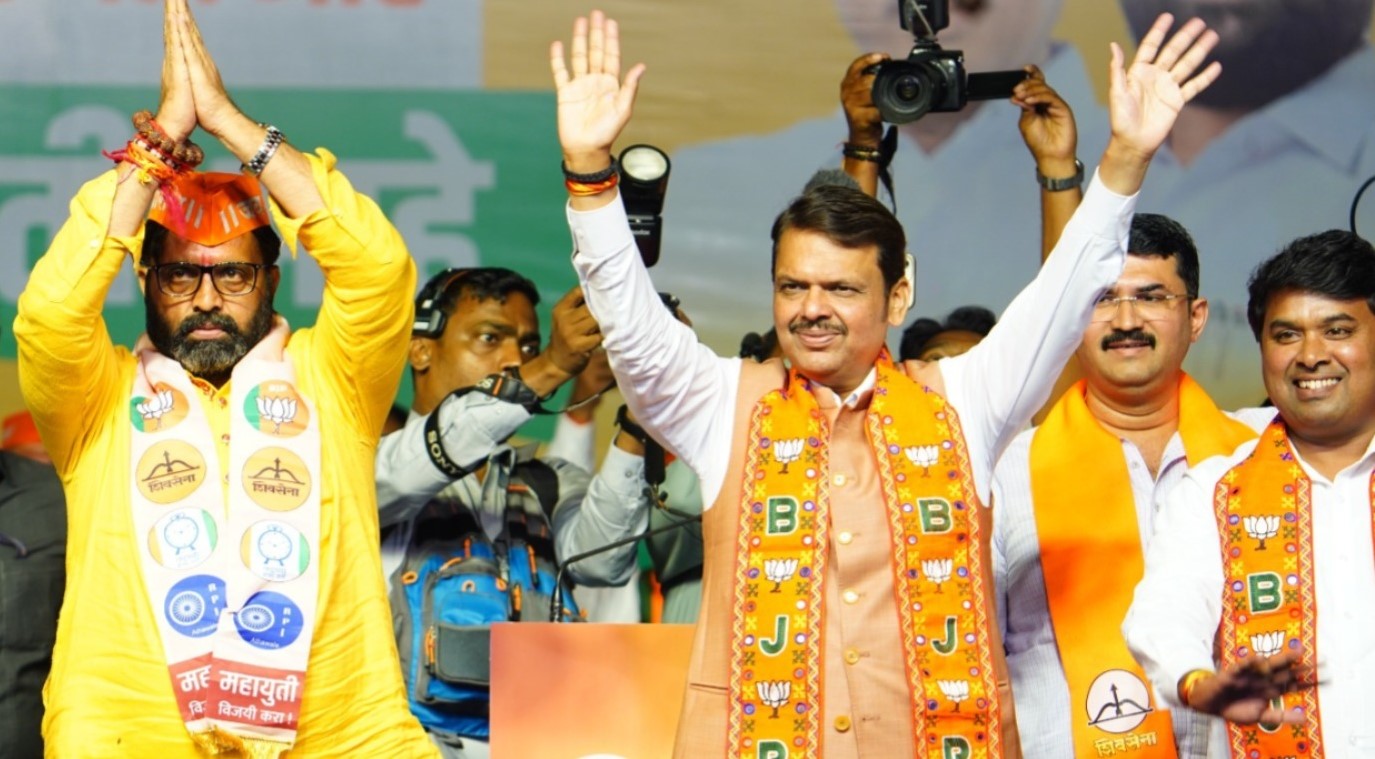 रेडझोन, निळ्या पूररेषेतील बांधकामांचा प्रश्न मार्गी लावू : उपमुख्यमंत्री देवेंद्र फडणवीस..