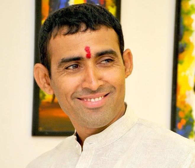 आ. महेशदादांची शांत, संयमी आणि 'पॉलिटिक्स विथ रिस्पेक्ट' ही जमेची बाजू मतदारांना भावते.. 