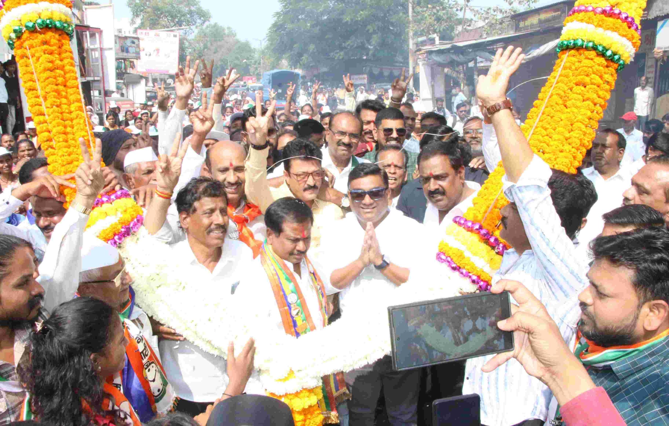 विकासाची पालखी वाहणाऱ्या अण्णा बनसोडे यांना विजयी करा..