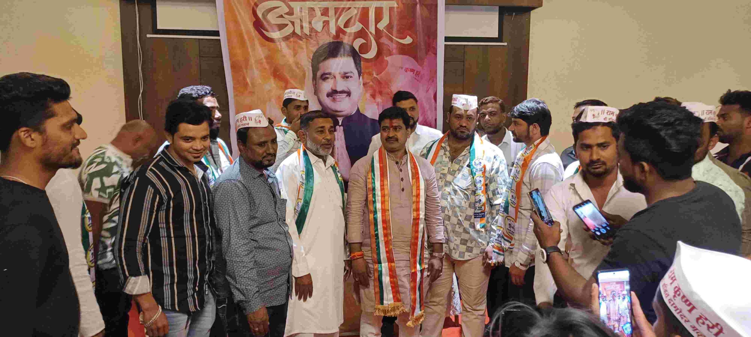 गाठीभेटी घेत अजित गव्हाणे यांनी साधला मतदारांशी संवाद..