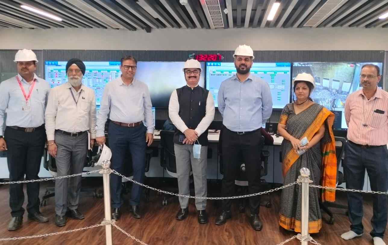 मोशीतील एकत्रित घनकचरा व्यवस्थापन केंद्राला विभागीय आयुक्तांची भेट...