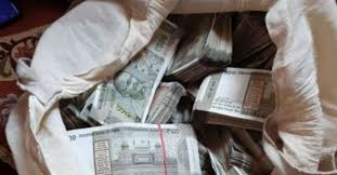 राष्ट्रवादीच्या देहू शहराध्यक्षाच्या गाडीतून सव्वातीन लाखांची रोकड जप्त...