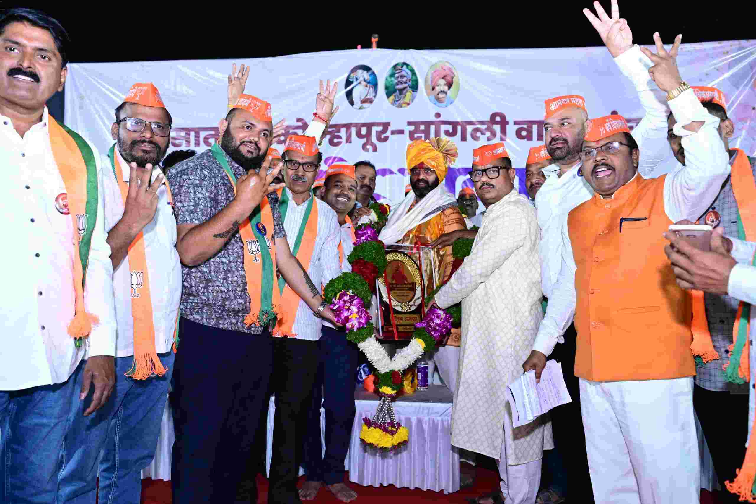 ‘एक हात मदतीचा’ विसरलो नाही; म्हणून महेशदादांसोबत!..