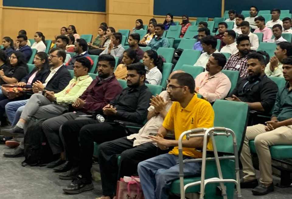 चिंचवडमध्ये १२०० हून अधिक युवकांनी केली नोकरी मेळाव्यात नोंदणी...