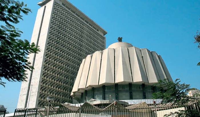 महायुतीच्या सहा आमदारांचे विधान परिषदेमधील सदस्यत्व रद्द...