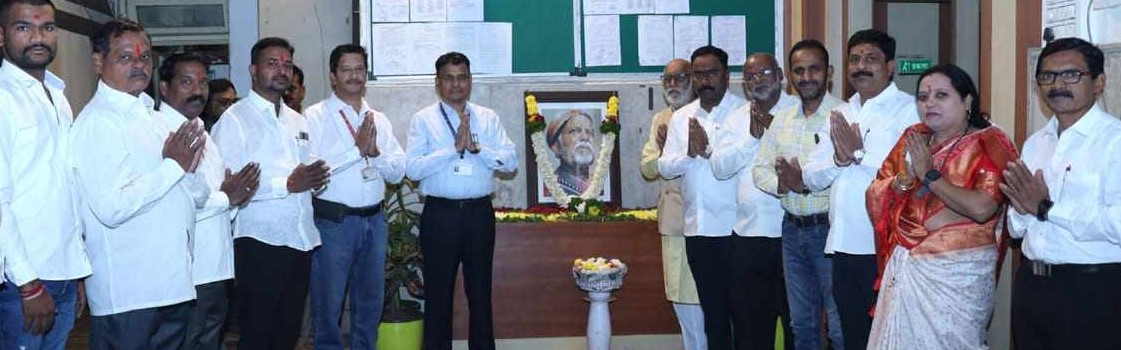 संत गाडगेबाबा यांच्या पुण्यतिथीनिमित्त महापालिकेतर्फे अभिवादन...