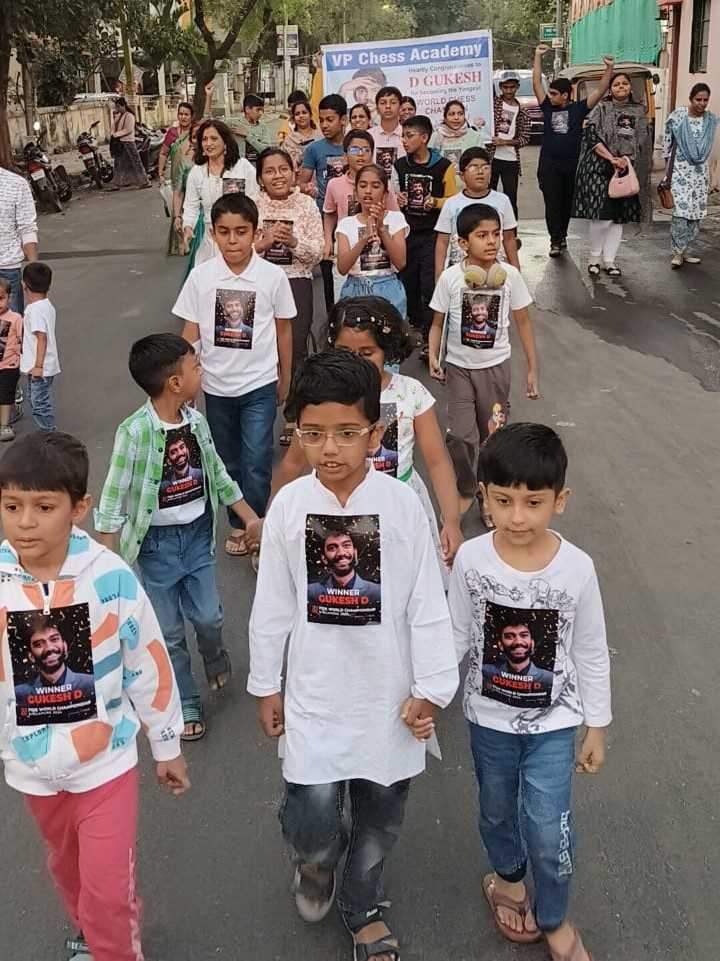 भारताच्या डी गुकेश वर्ल्ड चेस चॅम्पियनसाठी शाहूनगरमध्ये विजयी रॅली...