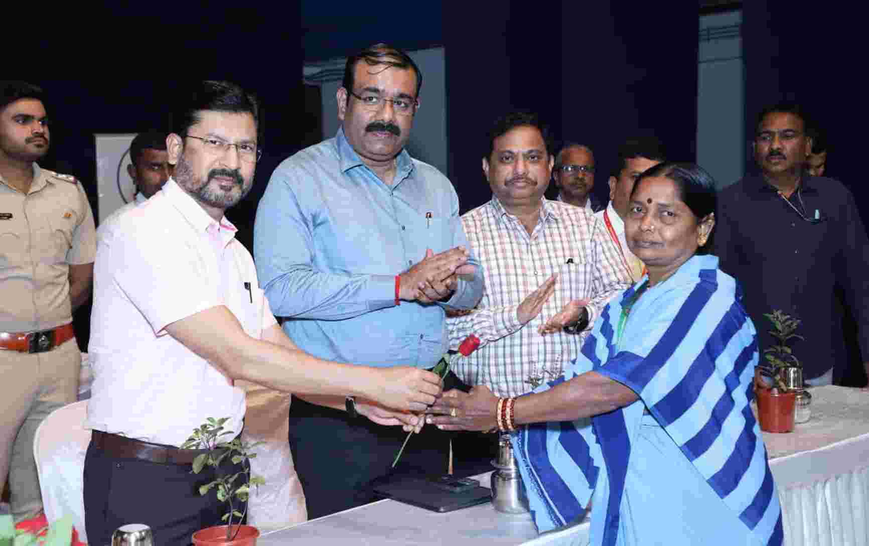 आरोग्य कर्मचा-यांच्या आरोग्य आणि सुरक्षेला महापालिकेचे प्राधान्य - विजयकुमार खोराटे...