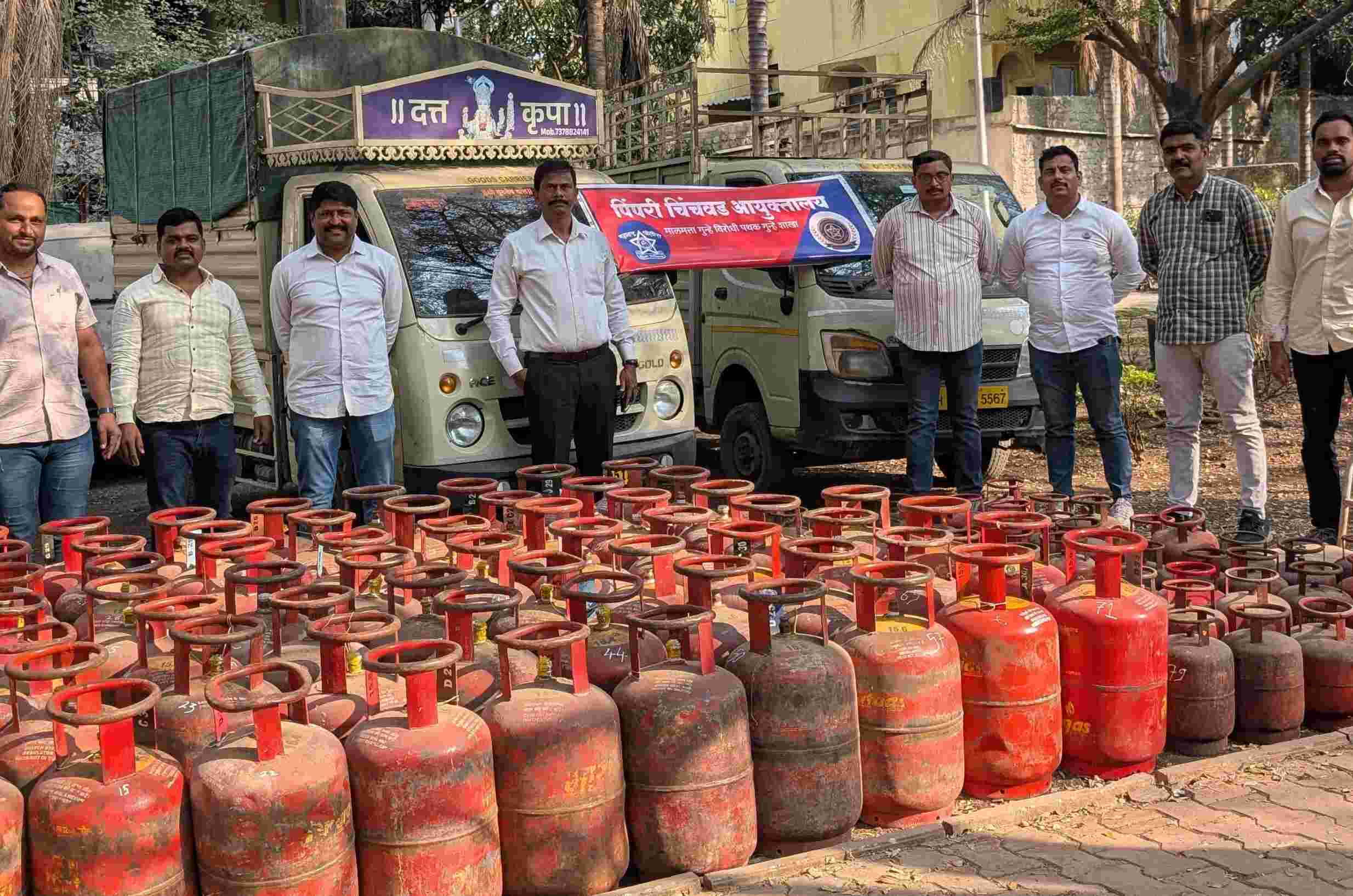 अवैध गॅस रिफिलींग करणाऱ्या टोळीवर मालमत्ता गुन्हे विरोधी पथकाचा छापा...