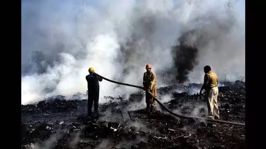 जाधववाडी, पवारवस्ती व मोशी परिसरातील आगीच्या वाढत्या घटना रोखायच्या कशा?..