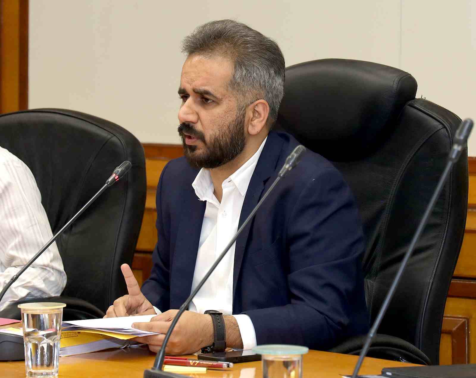 अनधिकृत फ्लेक्स, होर्डिंग तातडीने हटवा- आयुक्त शेखर सिंह..