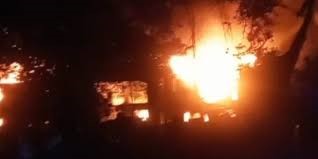 भोसरीत रबर व प्लास्टिकचे साहित्य बनविणाऱ्या कंपनीला भीषण आग...