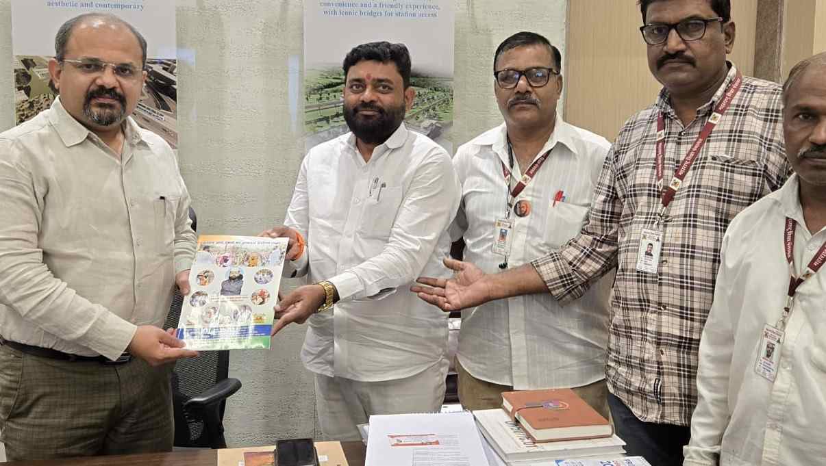 'मेट्रो' स्‍टेशन 'कनेक्‍टीव्‍हिटी'साठी 'शेअर' रिक्षाचा पर्याय.. 