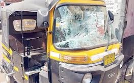 दापोडीत वाहनांच्या काचा फोडल्या; कोयता हवेत उगारून तिघांची परिसरात दहशत...