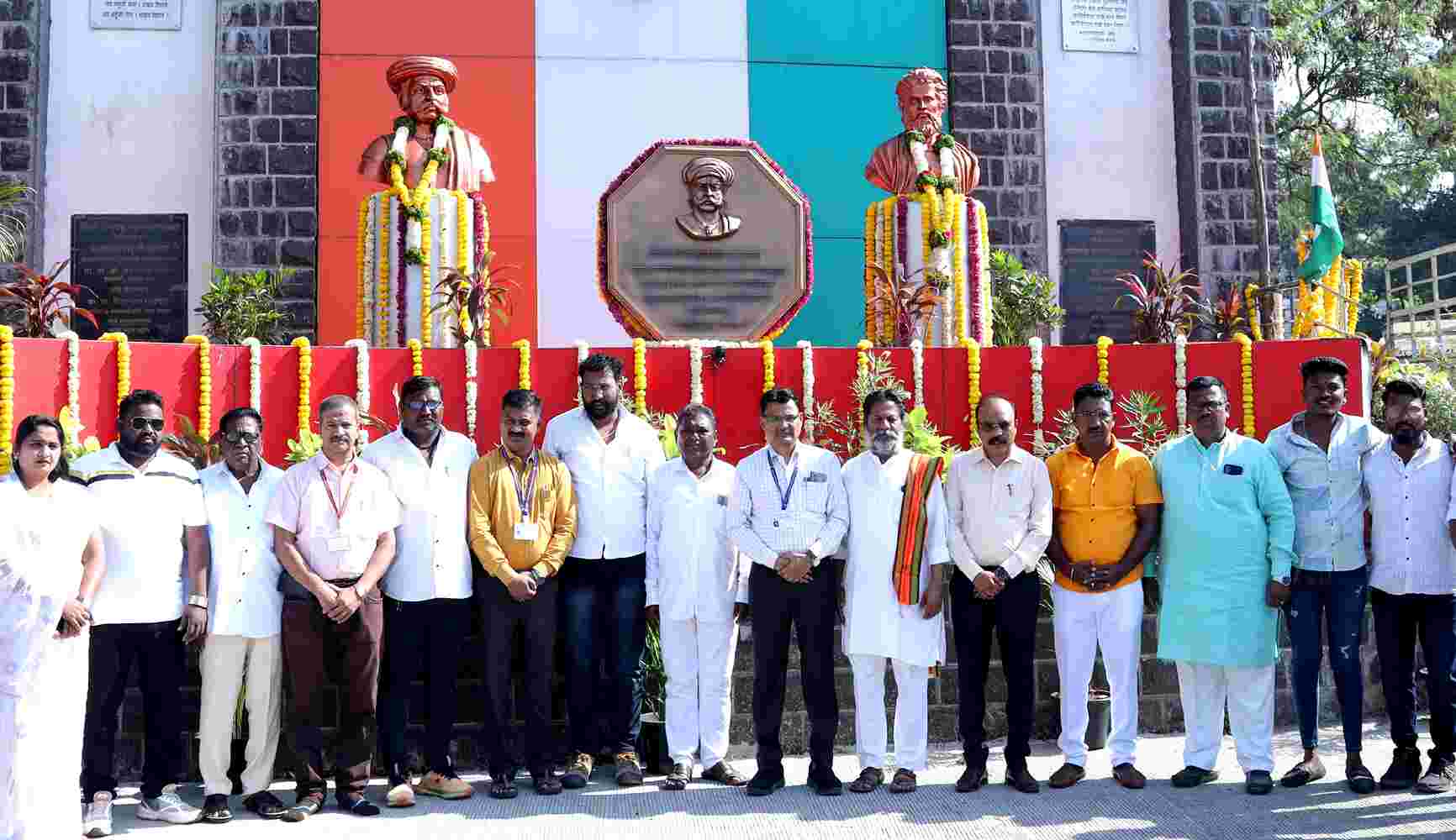 क्रांतीगुरु लहूजी साळवे आणि क्रांतिवीर वासुदेव फडके यांना पुण्यतिथीनिमित्त अभिवादन...!