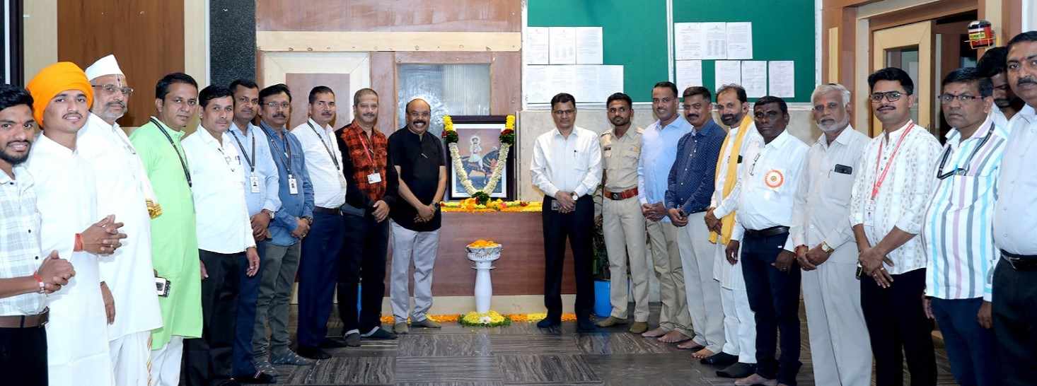 महानगरपालिकेच्या वतीने संत सेवालाल महाराज यांना जयंतीनिमित्त अभिवादन...