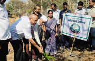 मराठवाडा जनविकास संघातर्फे नवीन समर्थ विद्यालयात वृक्षारोपण...