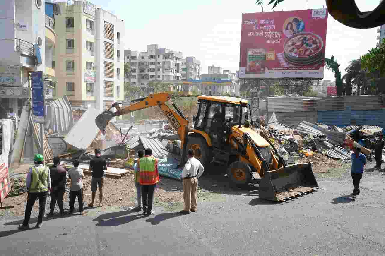 पीएमआरडीएच्या तीन टप्यातील कारवाईत साडेतीन हजार अतिक्रमणांवर हातोडा...