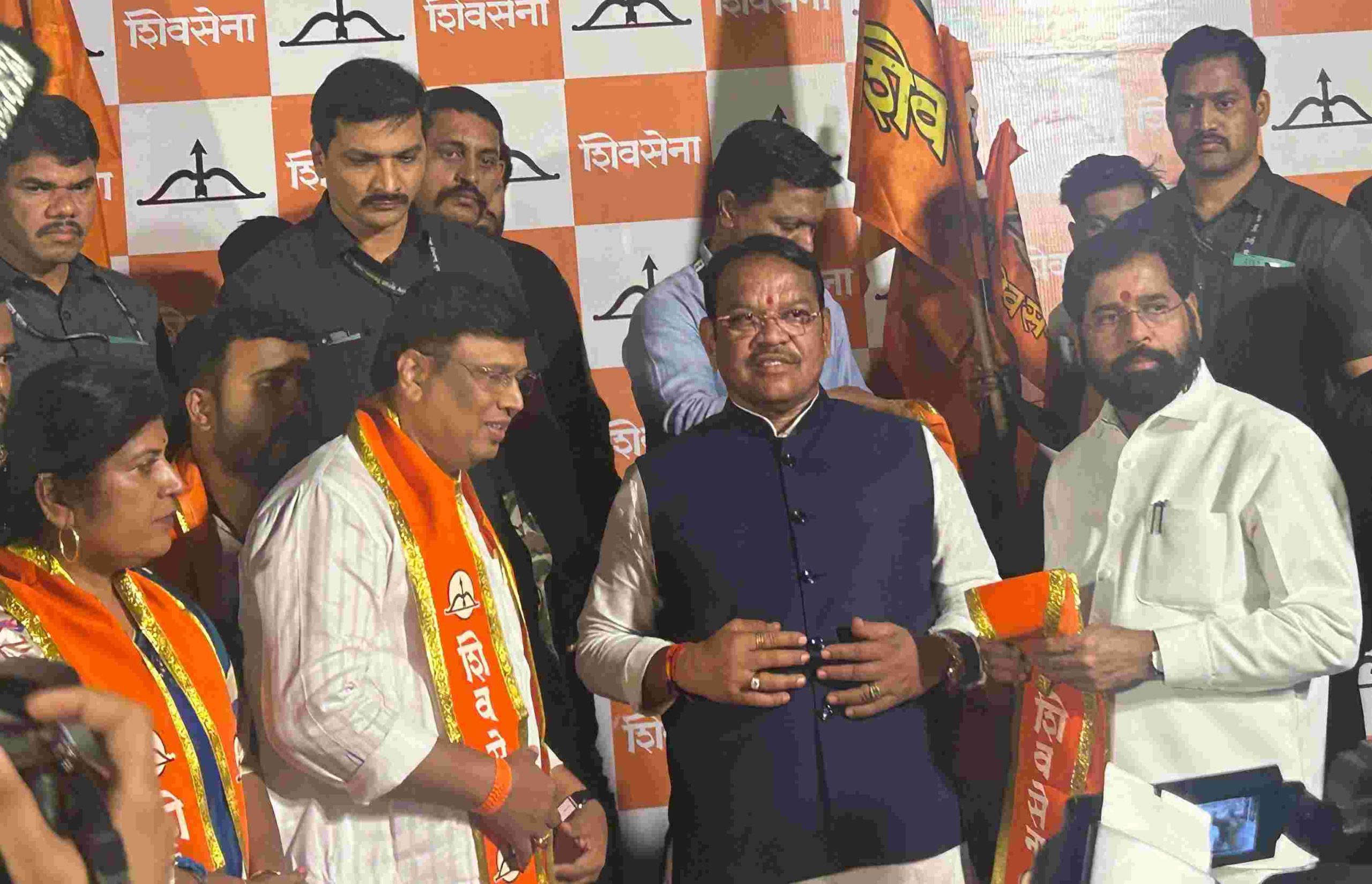 अखेर ठाकरे गटाच्या पिंपरी चिंचवड शिवसेनेला मोठ भगदाड..