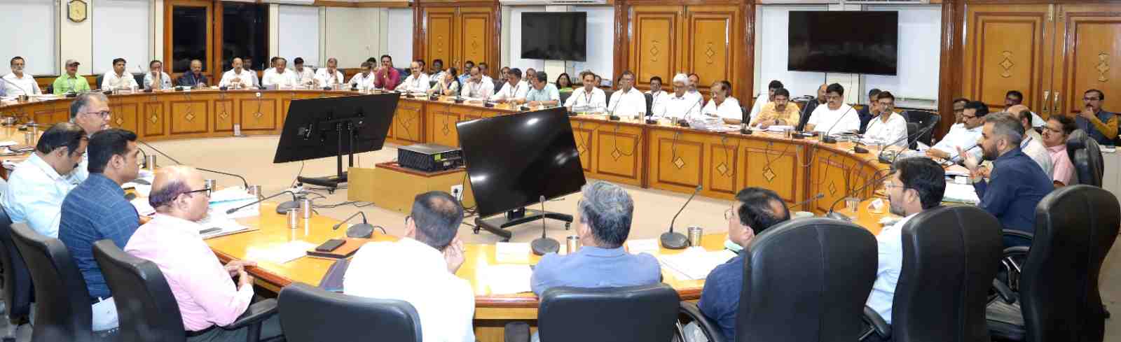 पिंपरी चिंचवड शहरातील विकासकामांना प्रशासकांची मंजुरी...