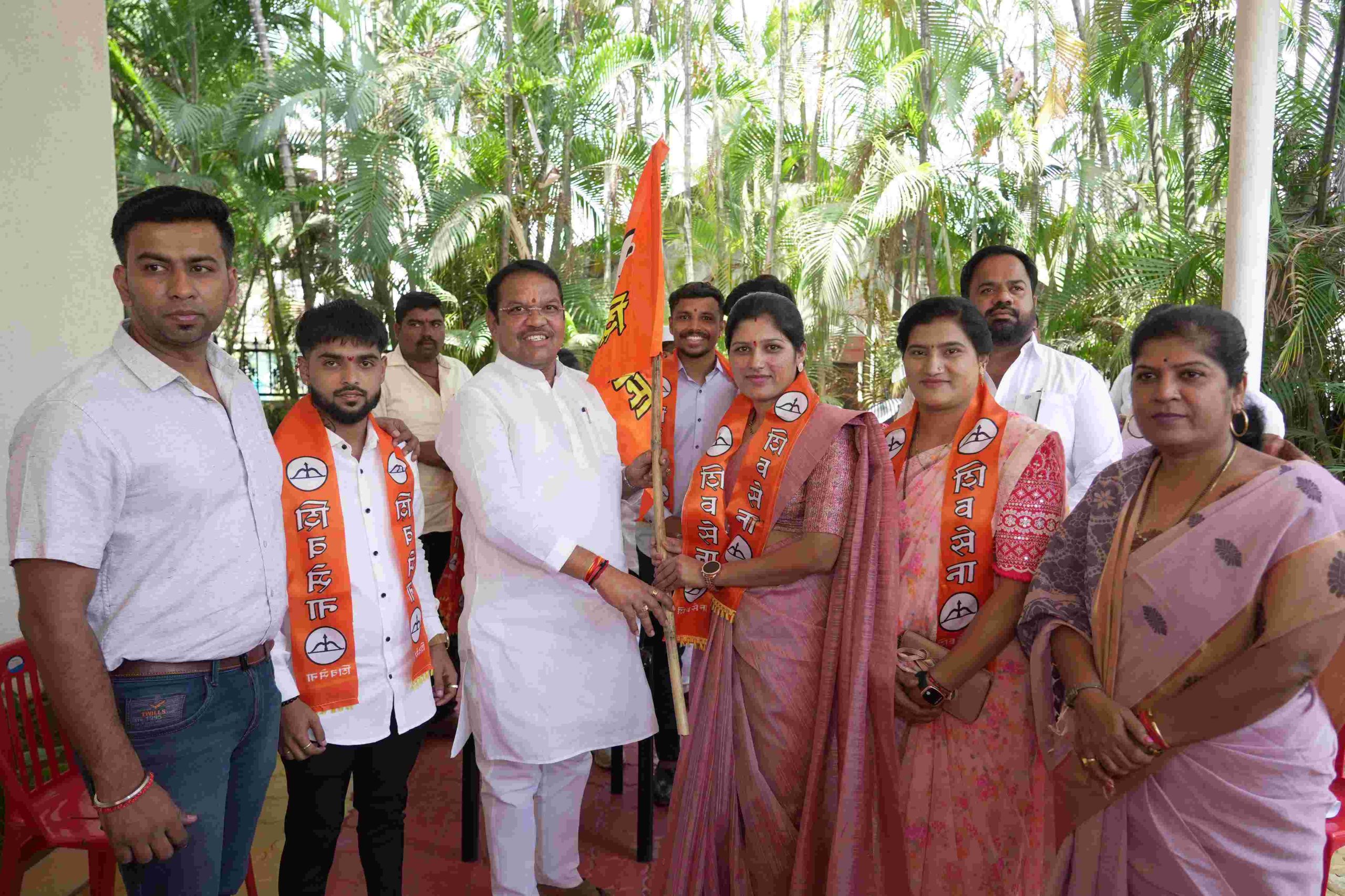 विविध पक्षातील कार्यकर्त्यांचा शिवसेनेत प्रवेश...