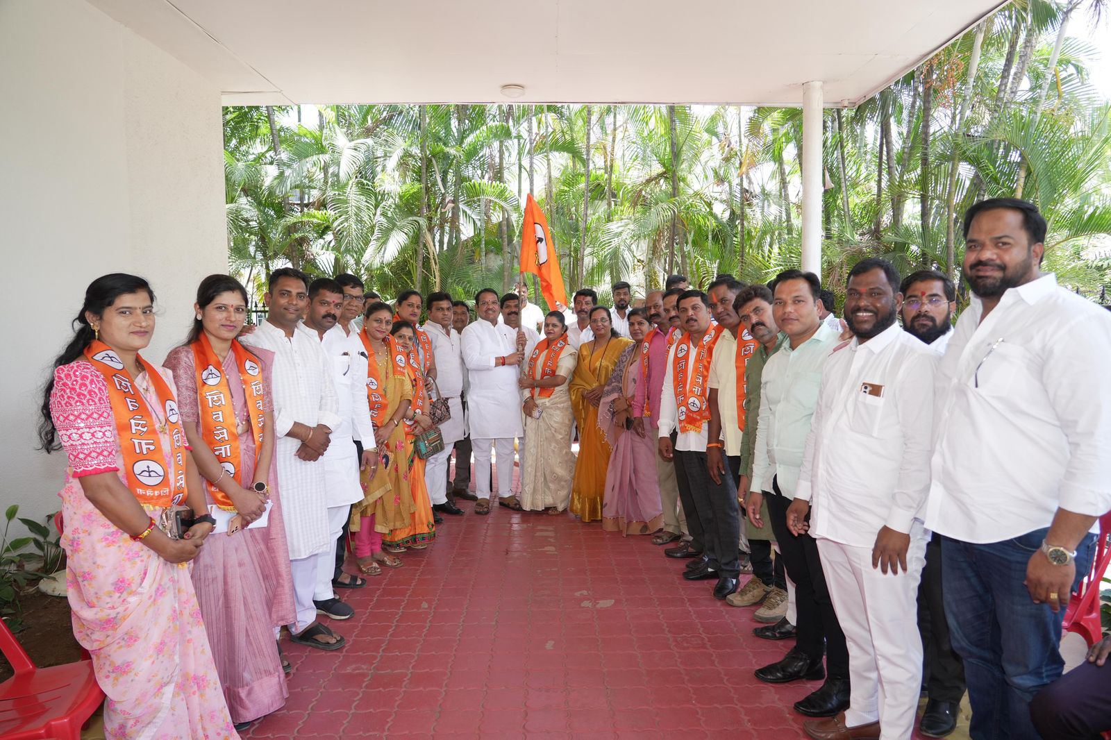 ठाकरे गटाला धक्का..