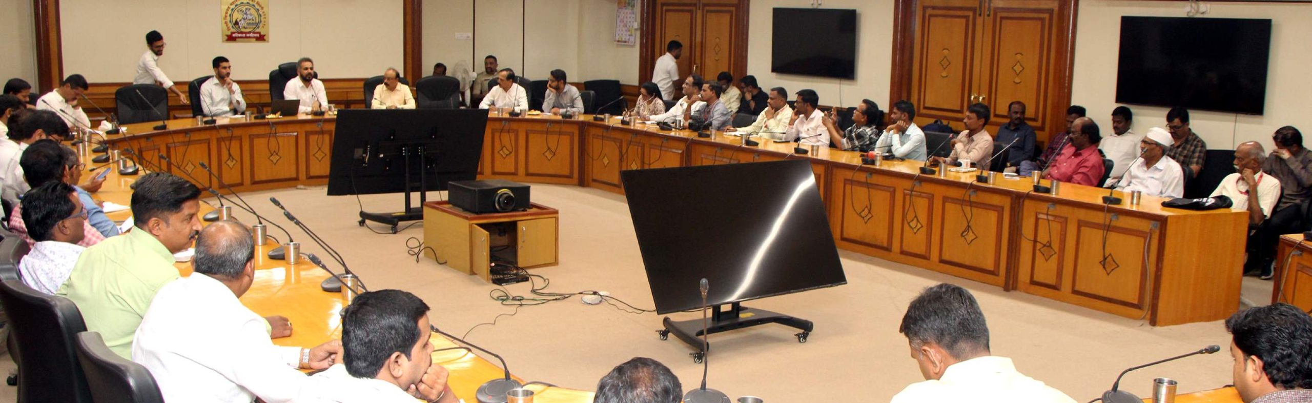 पिंपरी चिंचवड महानगरपालिकेच्या तिजोरीत एकवीसशे कोटींचा महसूल जमा...