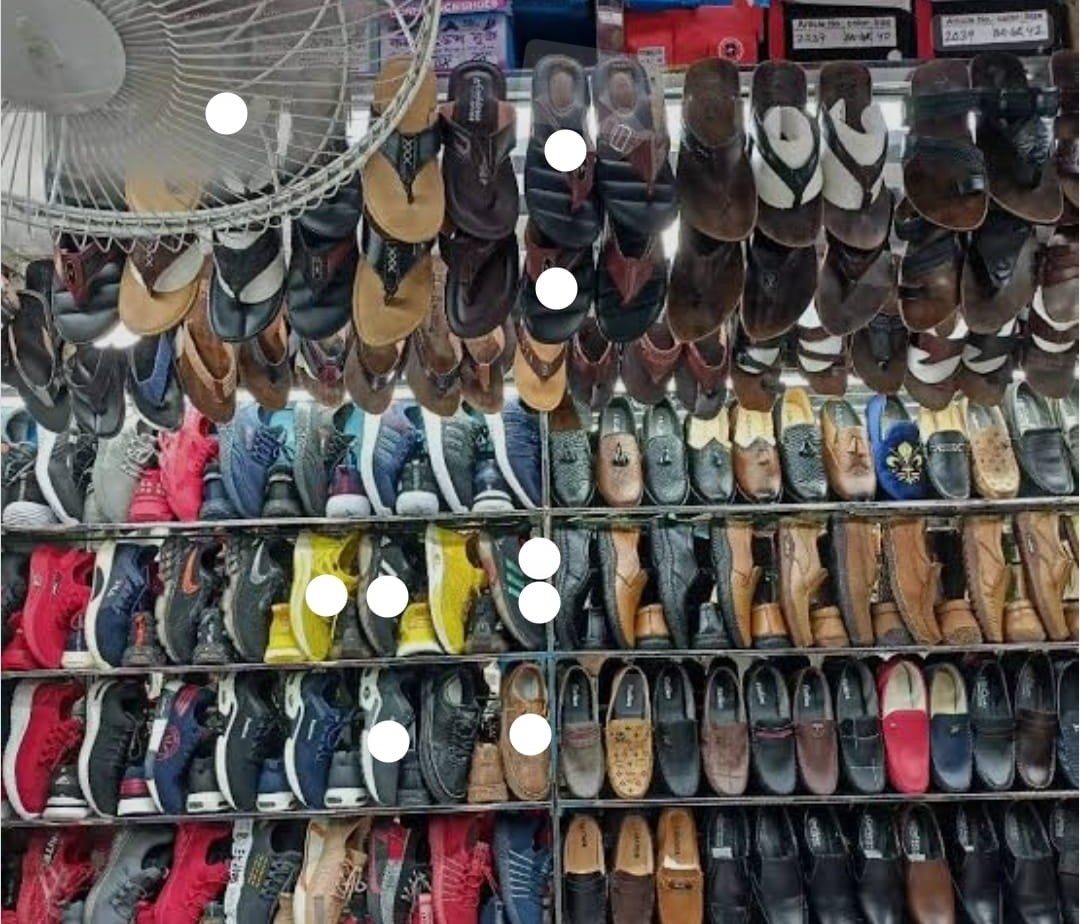 पिंपरीत ब्राण्डेड कंपनीच्या नावाने बनावट शुज व चप्पलची विक्री...