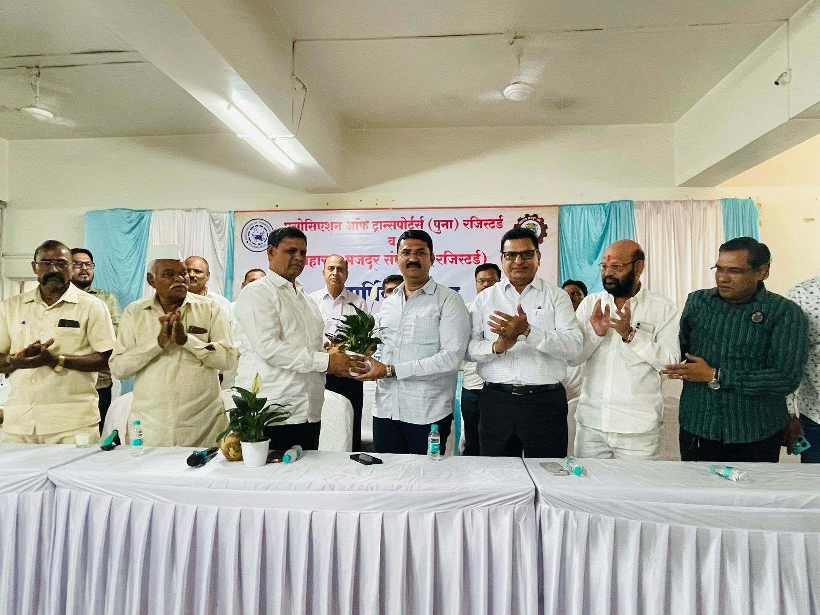 असोसिएशन ऑफ ट्रान्सपोर्ट, पुणे आणि महाराष्ट्र मजदूर संघटना यांच्यात ऐतिहासिक वेतन करार..