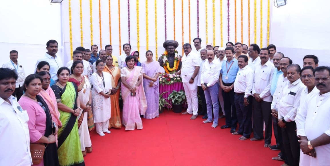 क्रांतीसुर्य महात्मा जोतीराव फुले यांना पिंपरीत जयंतीनिमित्त अभिवादन...