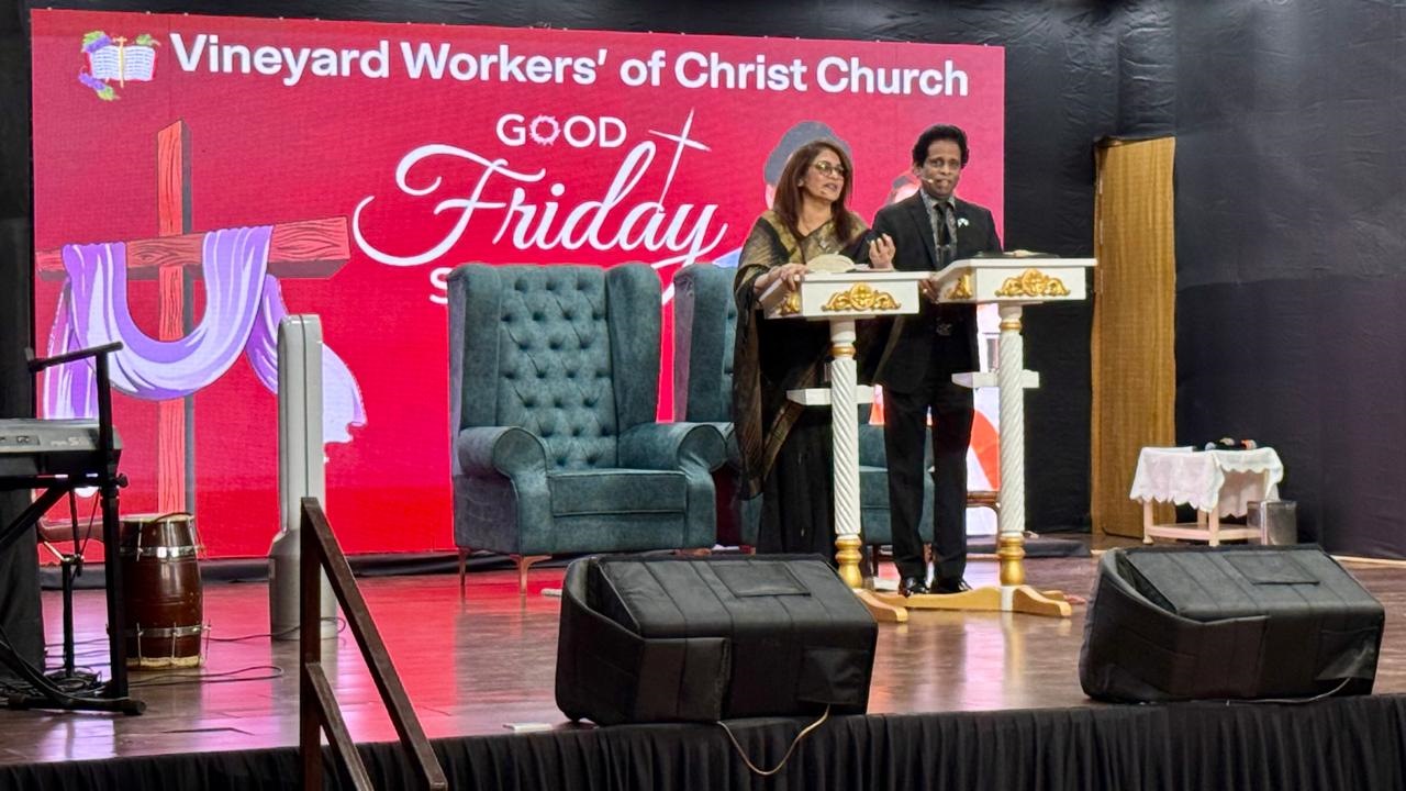 विनीयार्ड वर्कर्स चर्च, दापोडी येथे गुड फ्रायडे उत्साहात साजरा...
