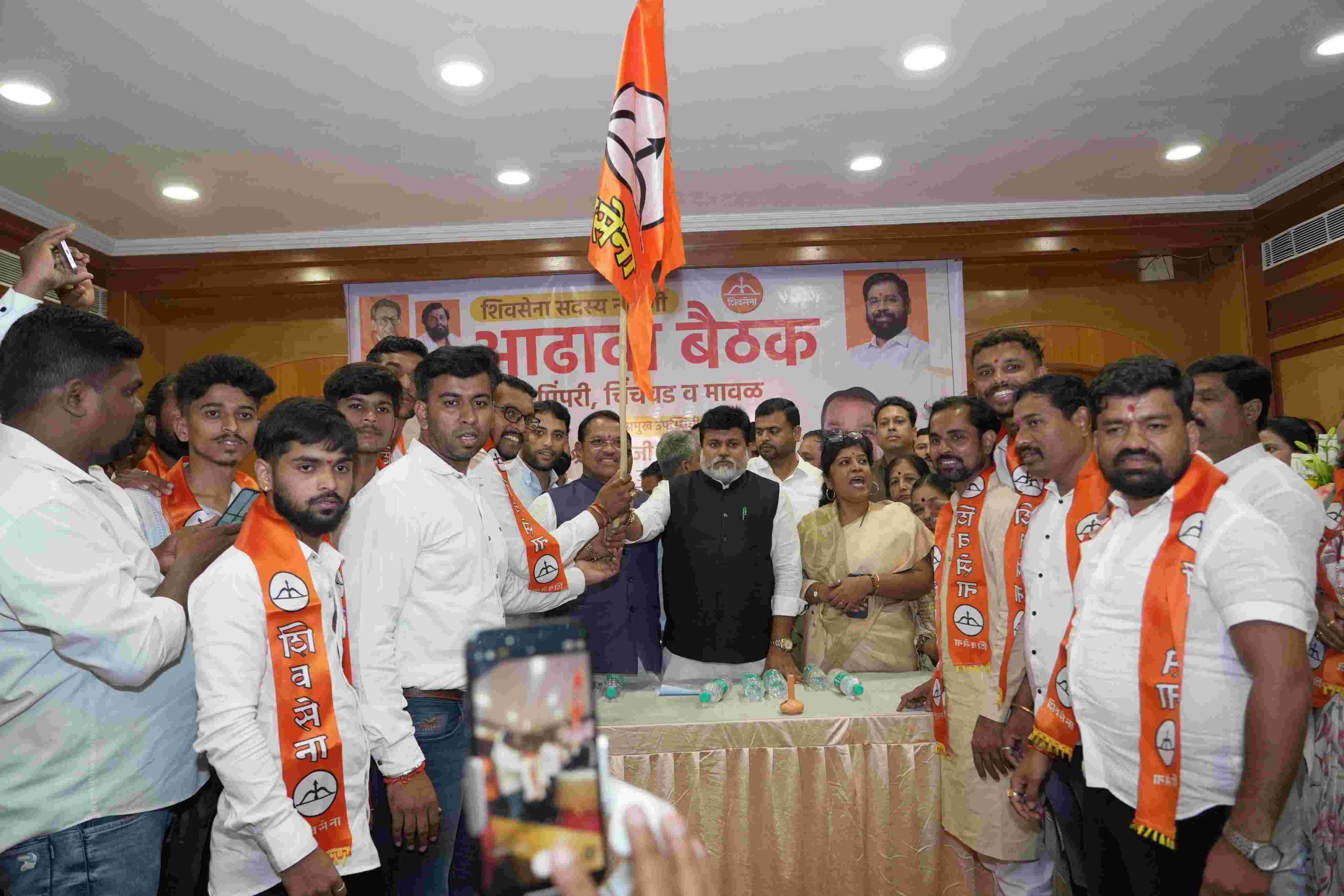 घराघरामध्ये जाऊन सभासद नोंदणी करा; त्यामुळे आपले, परके कळतील..