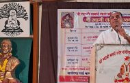 'सभोवतालच्या छोट्या-छोट्या गोष्टीत आनंद आहे; पण तो शोधायची दृष्टी पाहिजे...