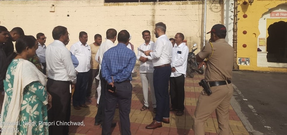 आकुर्डी पालखी मुक्कामाच्या ठिकाणाची व वारकरी भवनाच्या नियोजित जागांची आयुक्तांकडून पाहणी...