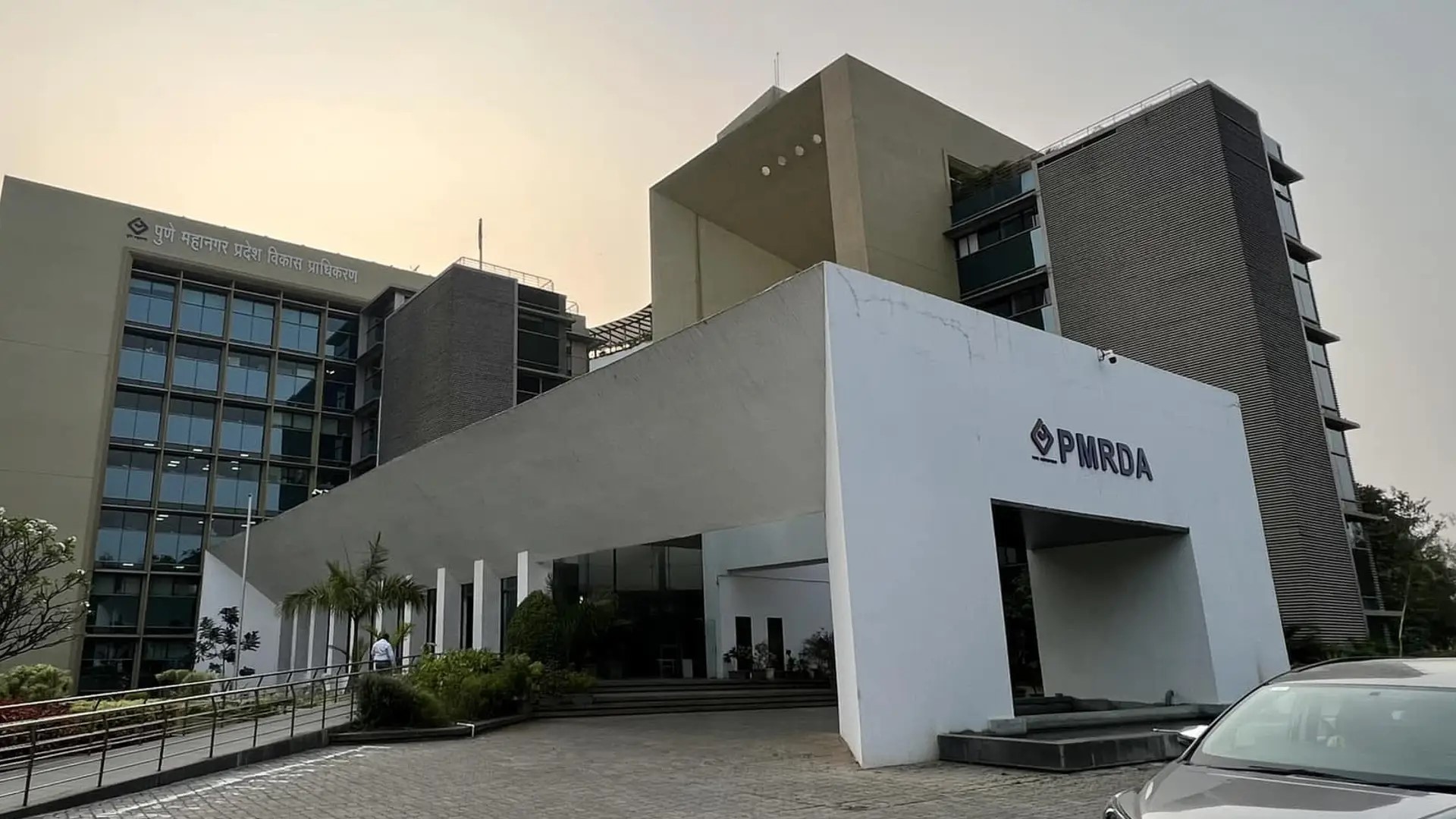 पीएमआरडीएकडून बांधकाम विकसकांना नियमबाह्यरित्या पूर्णत्वाचे दाखले?...