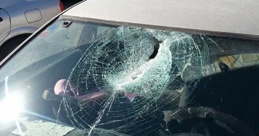 वाल्हेकरवाडीत कार, रिक्षा, टेम्पो वाहनांची दगडाने तोडफोड...