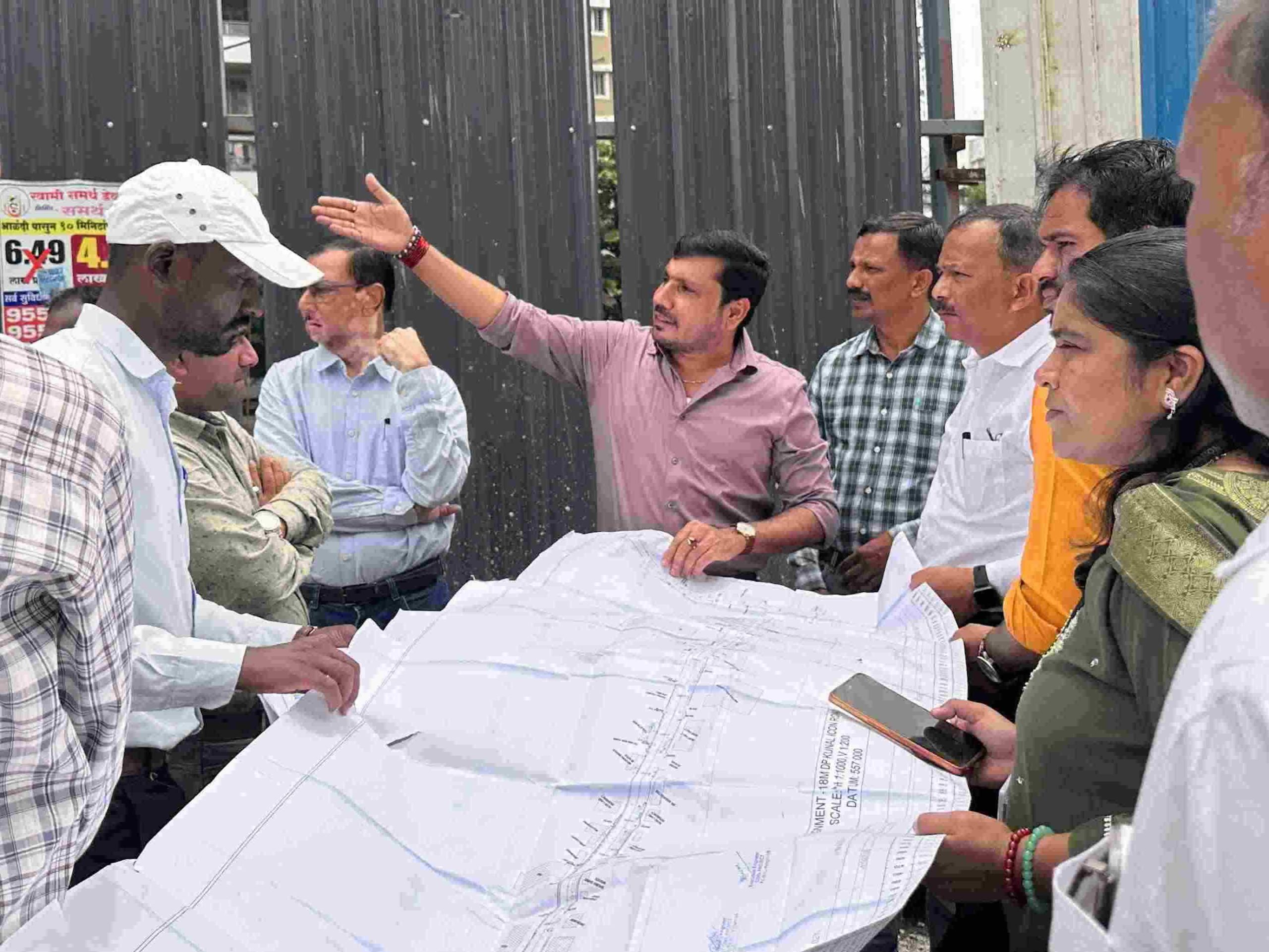 कुणाल आयकॉन रस्त्याचे काम तातडीने मार्गी लावा - शत्रुघ्न काटे...