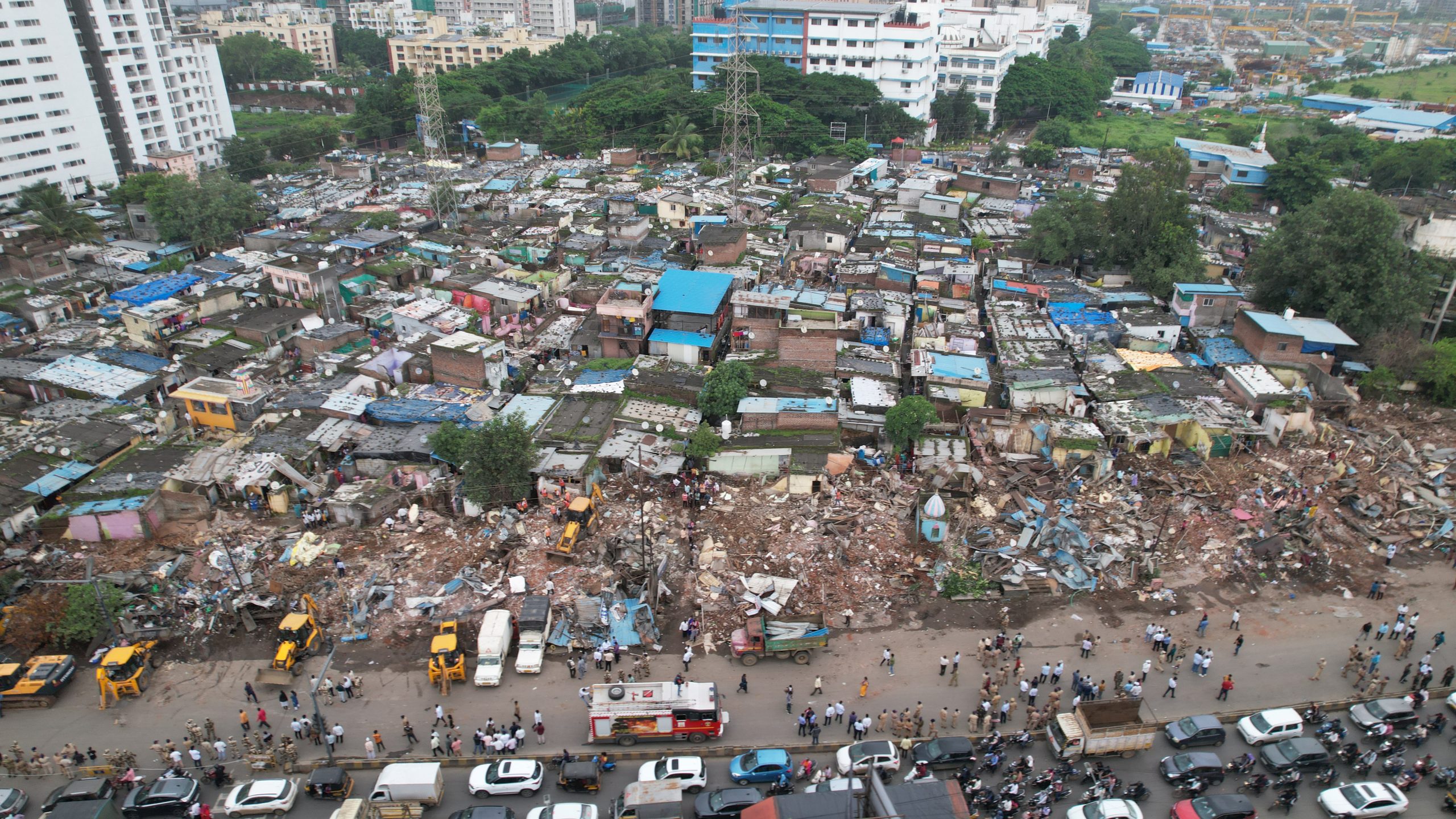 अखेर वाकडचा काळाखडक ओसाड झाला...