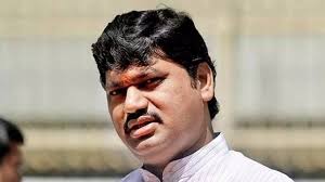 धनंजय मुंडेंच्या अडचणींत पुन्हा वाढ...