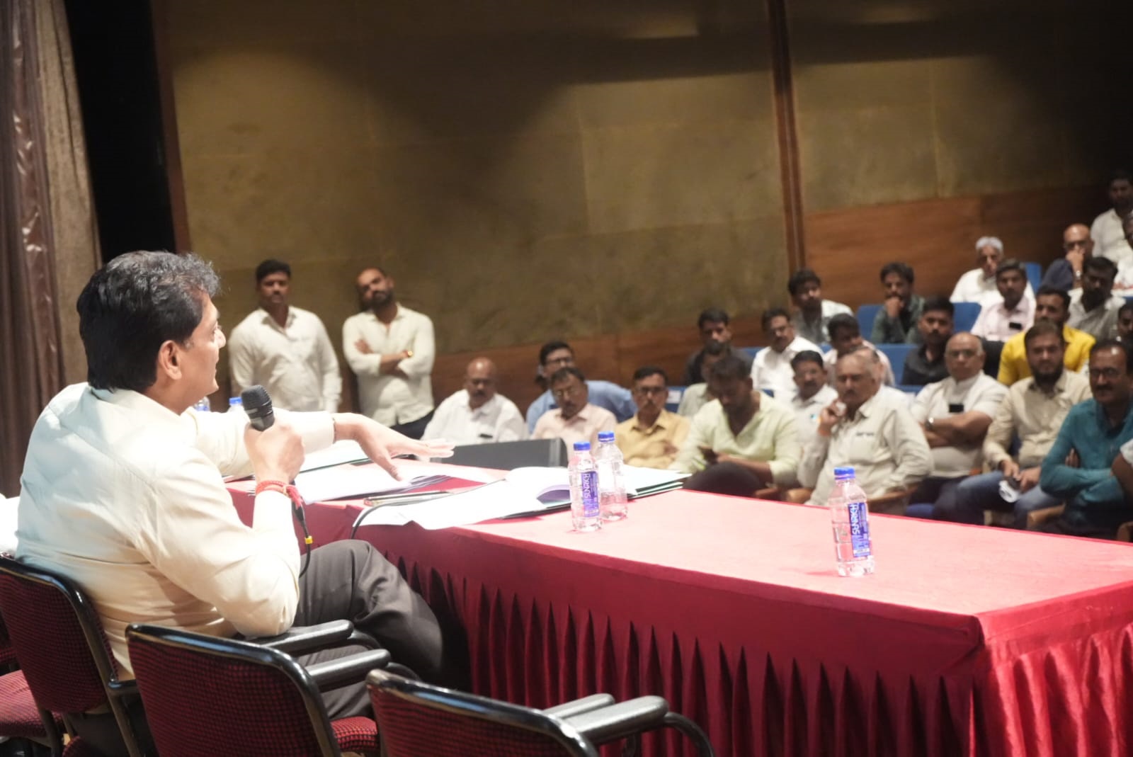 शेतकऱ्यांशी संवाद, समन्वय ठेवूनच भूसंपादन प्रक्रिया राबवली जाणार...