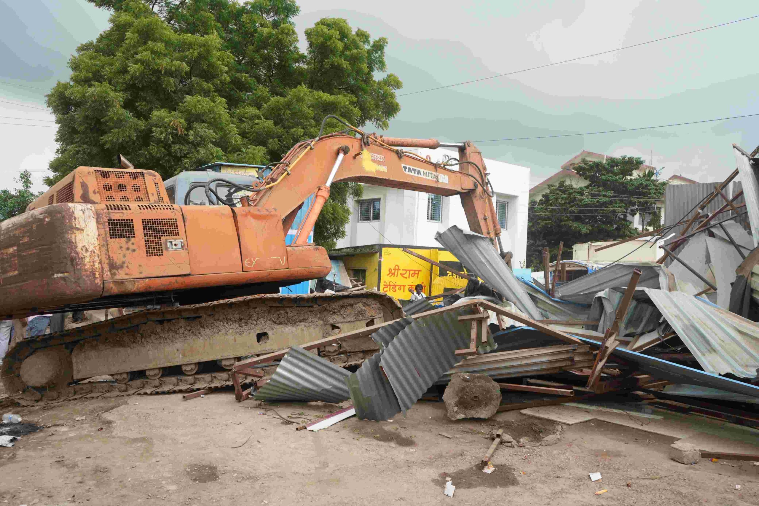 पीएमआरडीएतर्फे १६६ अतिक्रमणावर कारवाई....