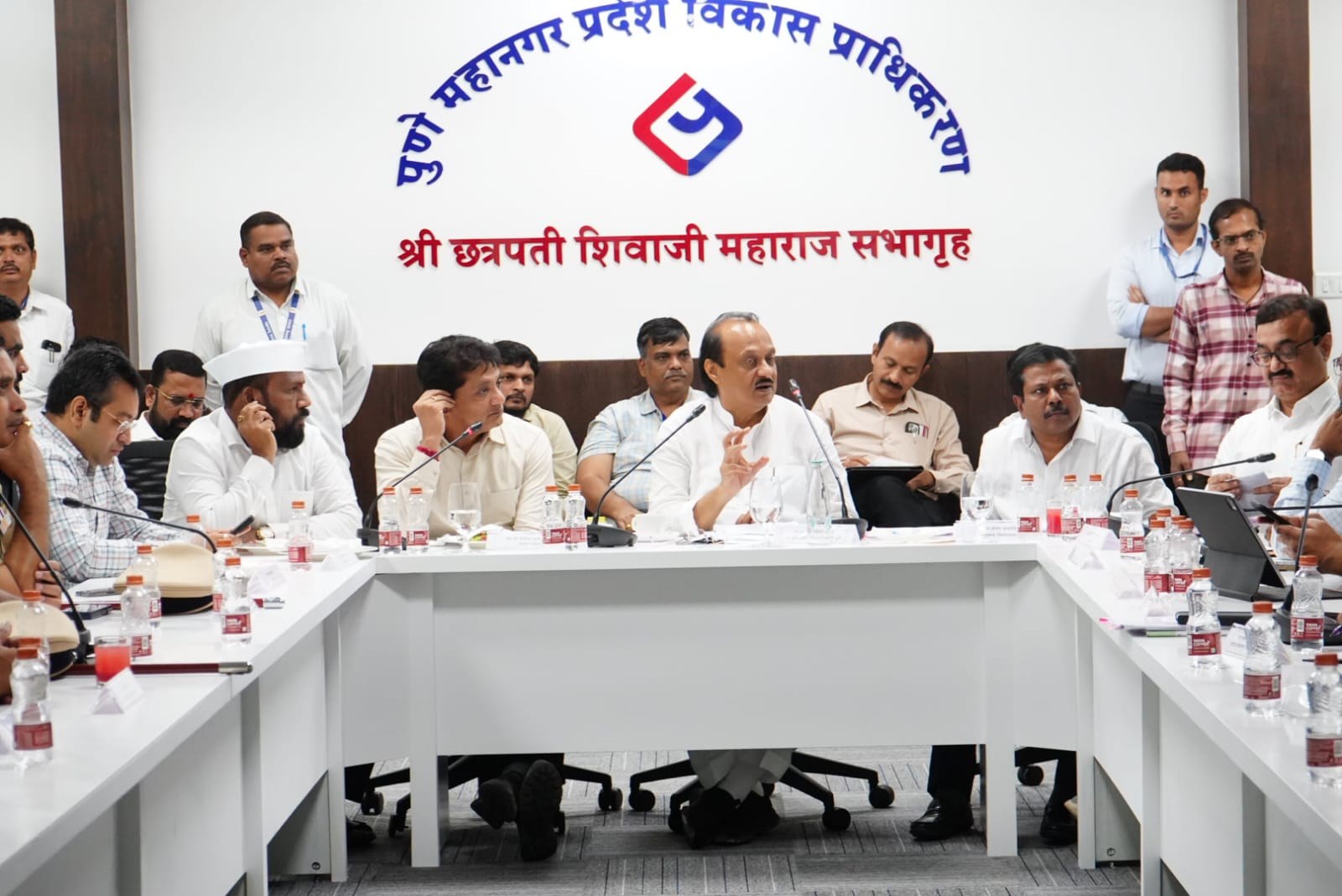 भविष्यातील अडचणी विचारात घेऊन दीर्घकालीन उपाययोजनांचे नियोजन करा...