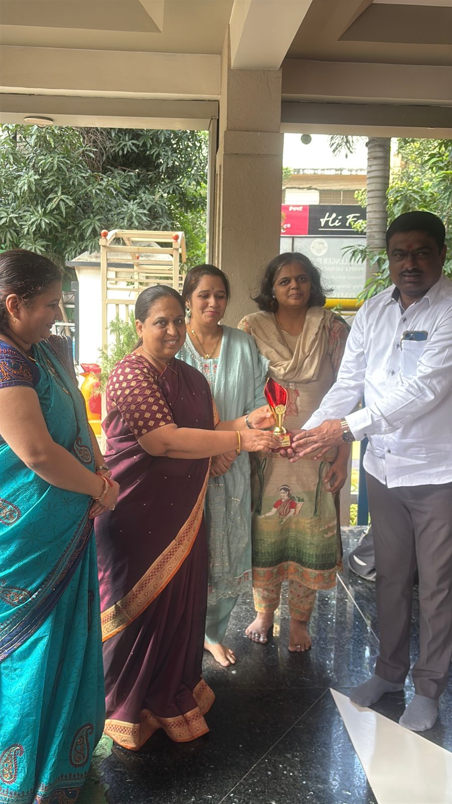 पिंपळे सौदागरच्या चॅलेंजर पब्लिक स्कूलमध्ये अनोखे रक्षाबंधन...