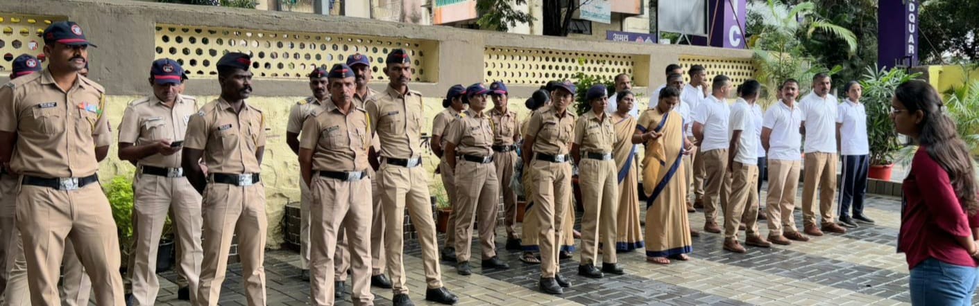 चिंचवड येथे प्रतिभा महाविद्यालयीन विद्यार्थ्यांकडून पोलीस कर्मचाऱ्यांसाठी सायबर जनजागृती...