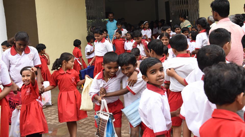 डीबीटीमार्फत शालेय साहित्यांचे वाटप पूर्ण..