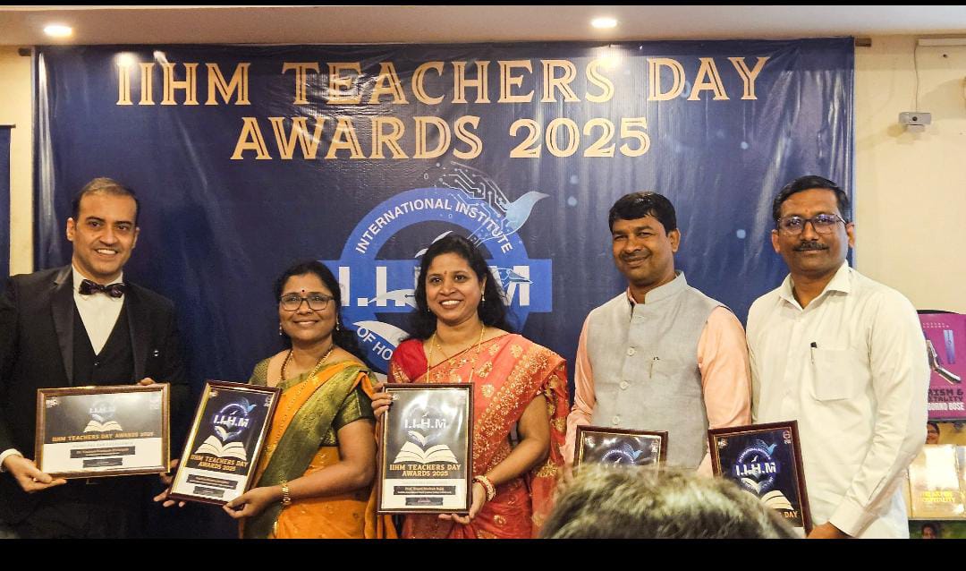 प्रतिभा ज्युनिअर कॉलेजचे शिक्षक 'गुणवंत शिक्षक' पुरस्काराने सन्मानित...