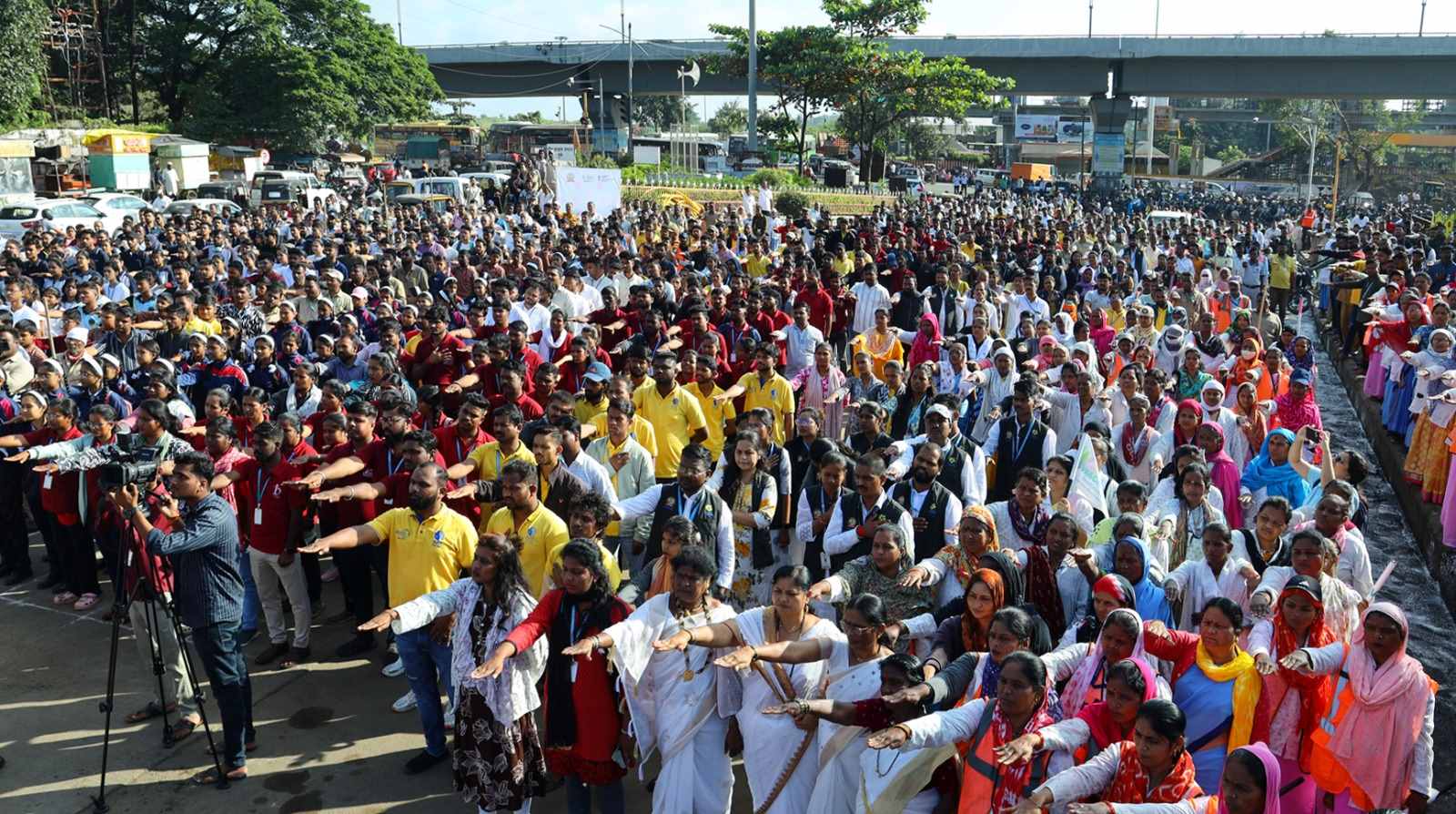 भक्ती शक्ती चौकात स्वच्छतेचा महाउत्सव..