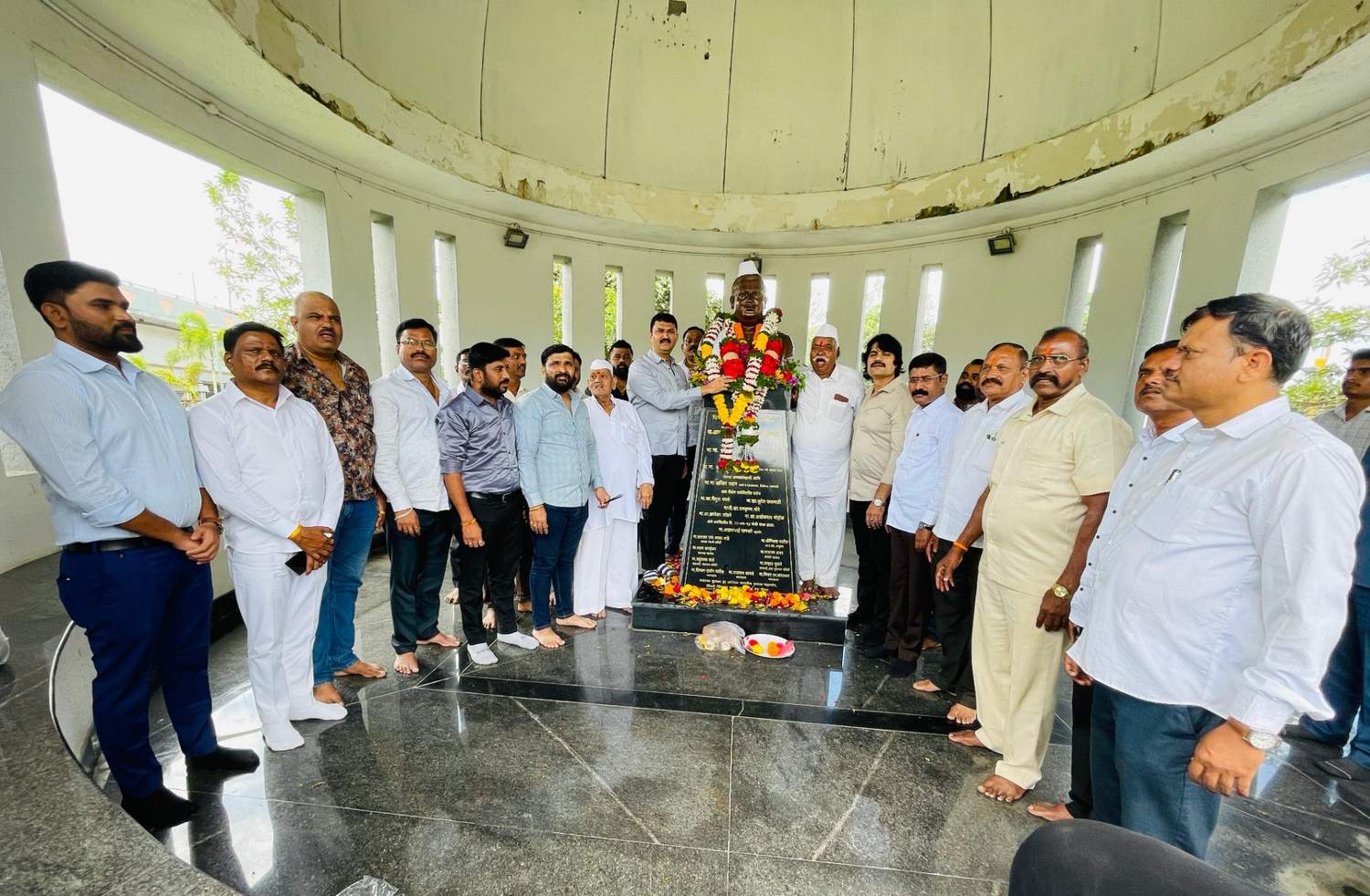 स्व. अण्णासाहेब पाटील जयंतीनिमित्त शिवसेना प्रणित महाराष्ट्र मजदूर संघटनेतर्फे अभिवादन...